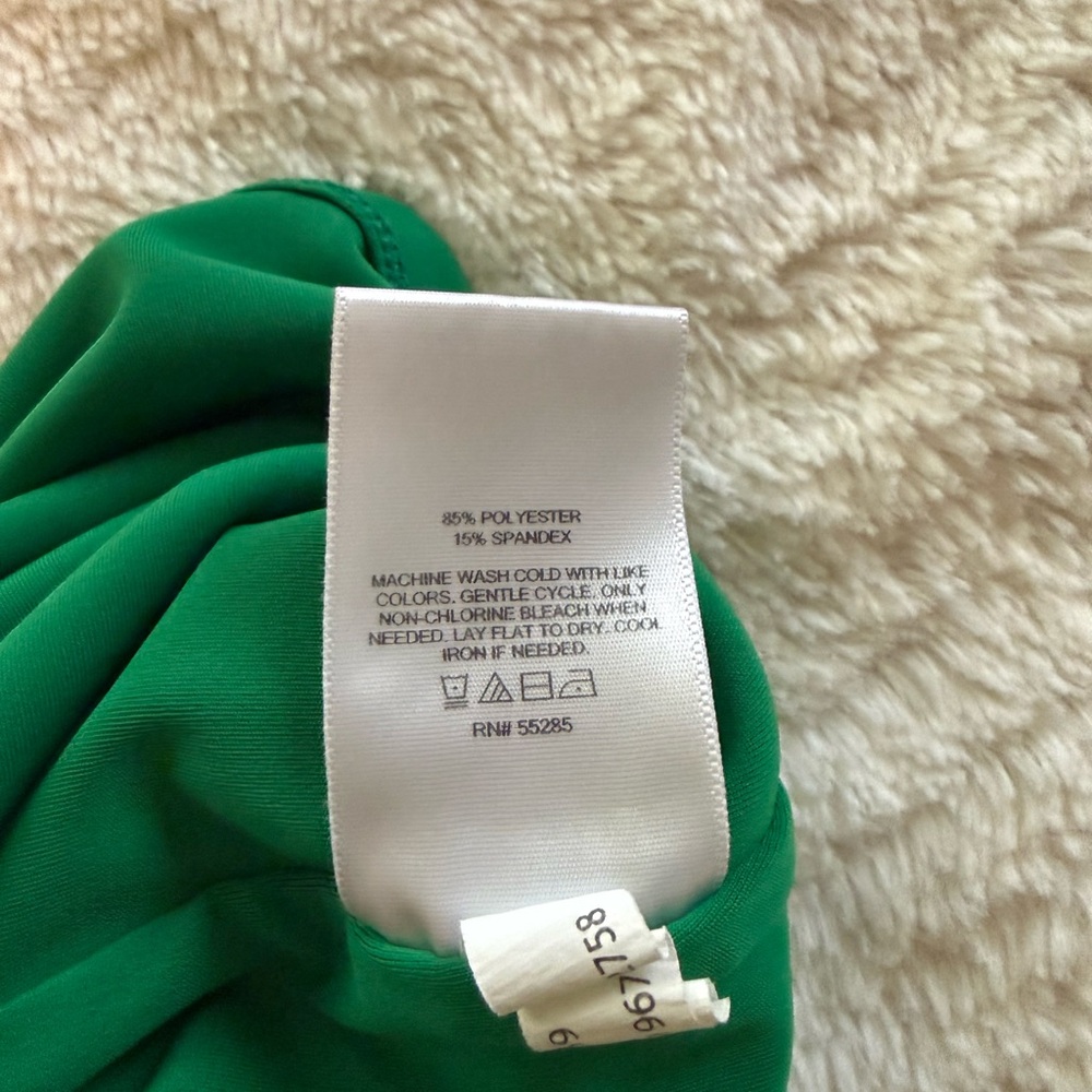 Express Vibrant Green Sleeveless Crop Top - Picture 6 of 6